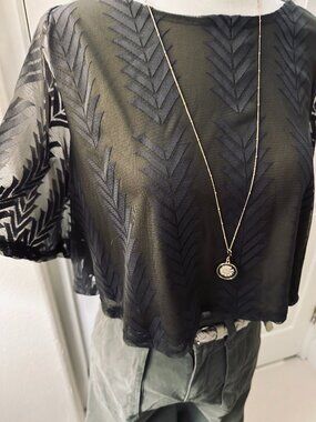 Wisteria Lane Floral Peasant Blouse – Whimsical Boho Style – Women’s Small